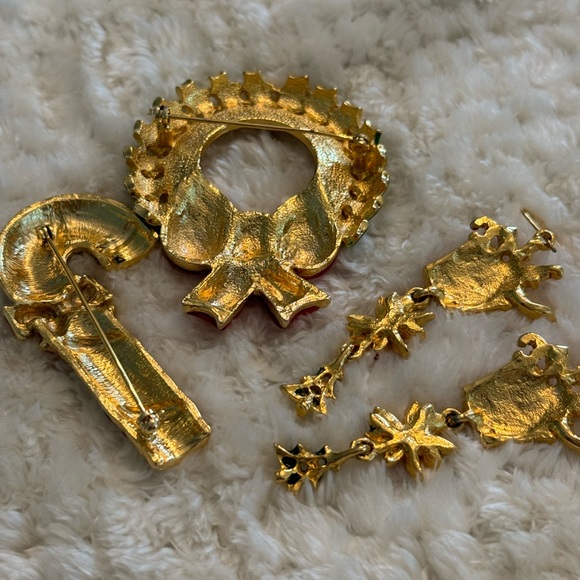 2 CHRISTMAS PINS and CHRISTMAS earrings as shown.  Bright and brilliant - Picture 2 of 4